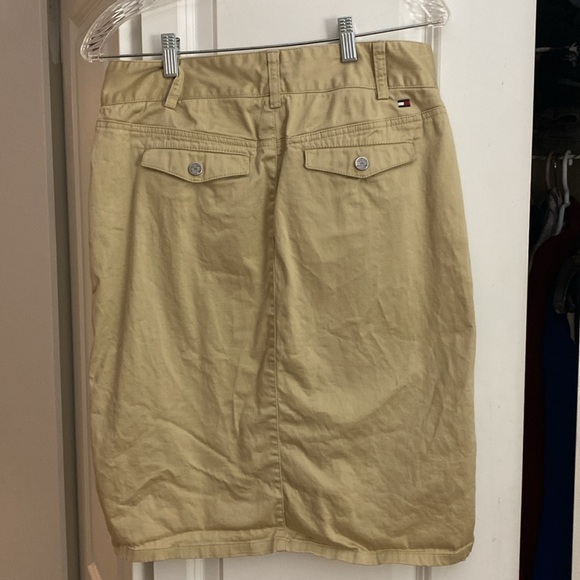 Tommy Hilfiger skirt with built in belt - Picture 2 of 4